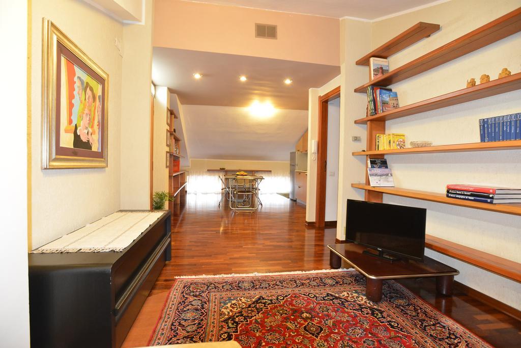 Maison Matisse Apartment Cagliari Phòng bức ảnh